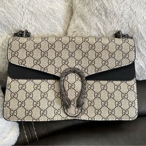 Crossbody bag, Inspired 👜